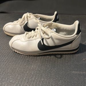 Nike Cortez Women’s Sneakers - Black & White - Size 7.5